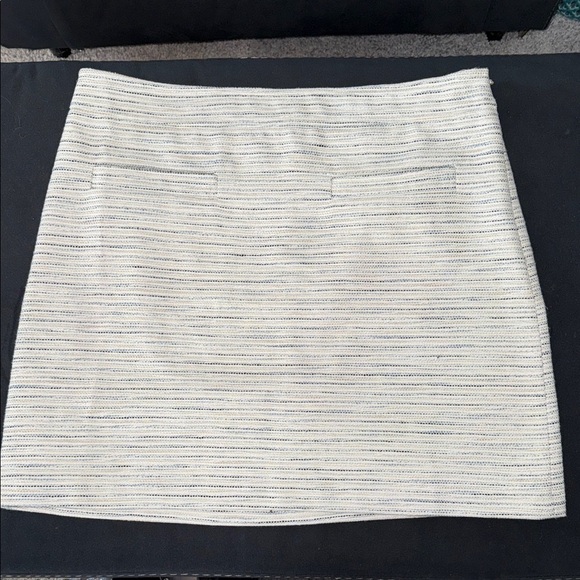 LOFT Dresses & Skirts - LOFT Cream Tweed style lined Women's Skirt 12 side zipper elegant, business
